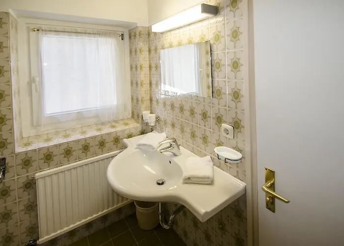 Πανσιόν Manni Gastehaus 3*