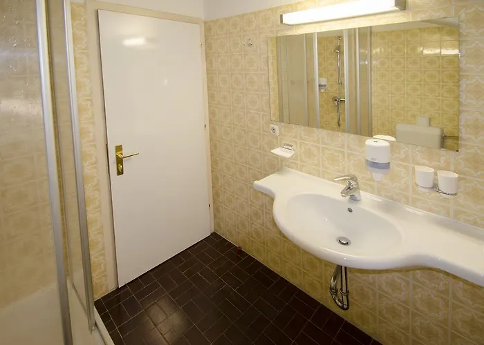 Πανσιόν Manni Gastehaus 3*